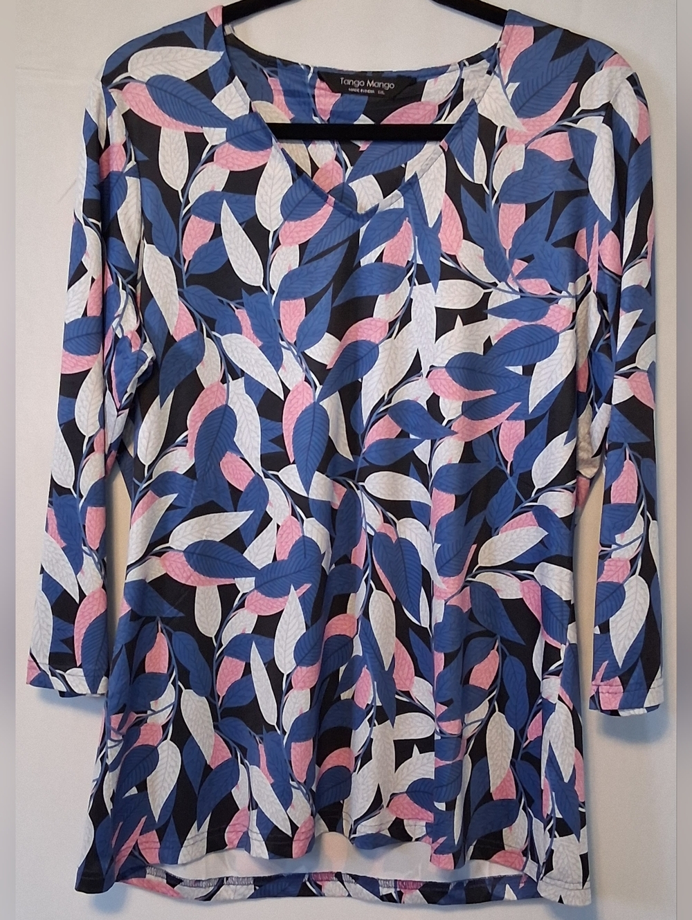 Tango Mango Leaf Print Blouse L Blue Pink White Flowy Silky 3/4 Sleeve Top